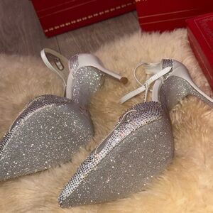 René Caovilla Sangiorgio Heels – Ivory Satin/Calf Strass – Size 36
BRAND NEW